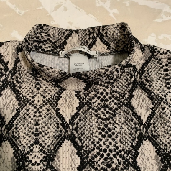 NWOT-Caution to the Wind- Snakeskin print Bodysuit - Picture 3 of 5